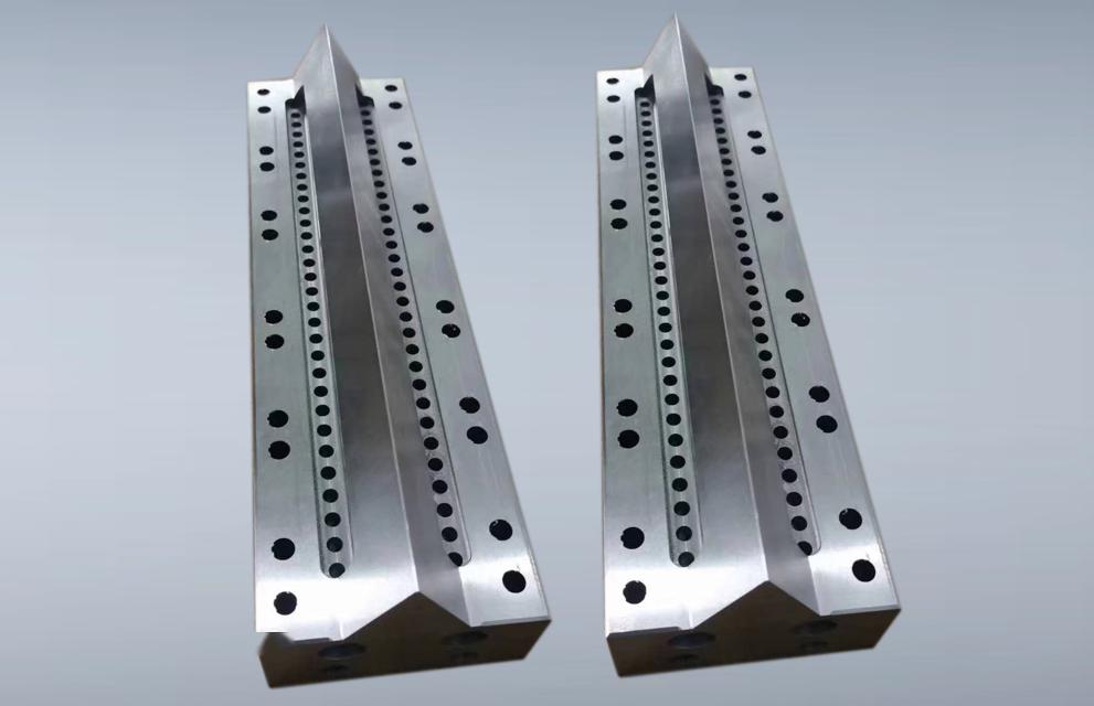 揭秘“熔噴模頭”、“口罩熔接齒?！?，到底是個啥？(圖1)